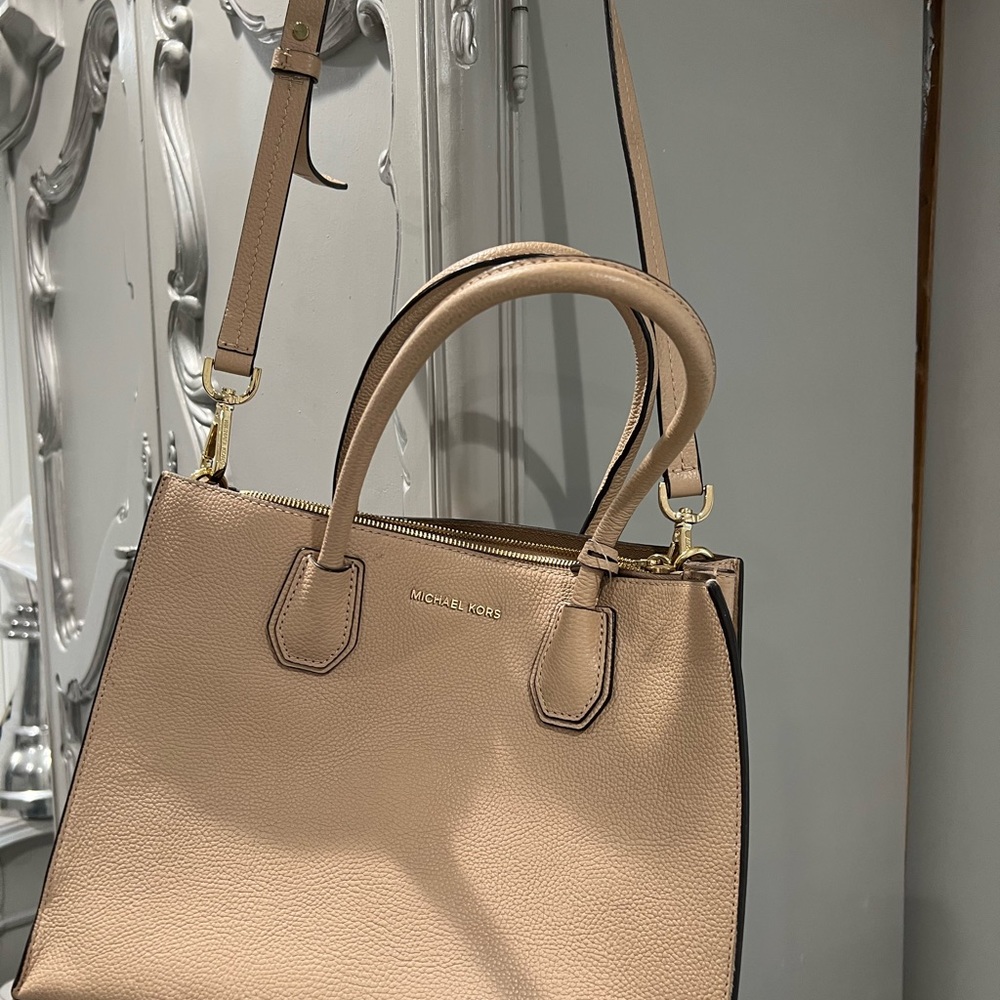 Michael Kors Tote Bag - Picture 2 of 8